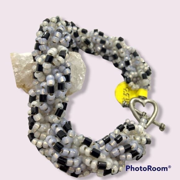 Beaded braid twist estate bracelet with heart‎ closure - Picture 1 of 1